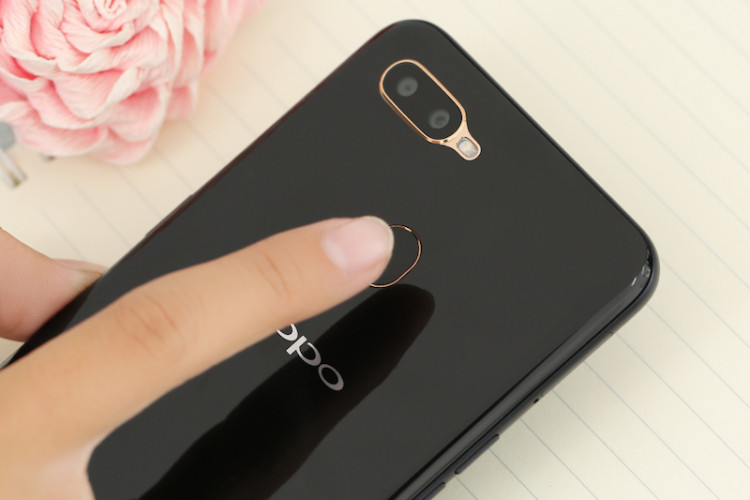 Äiá»n thoáº¡i smartphone OPPO A5s | VÃ¢n tay máº·t lÆ°ng