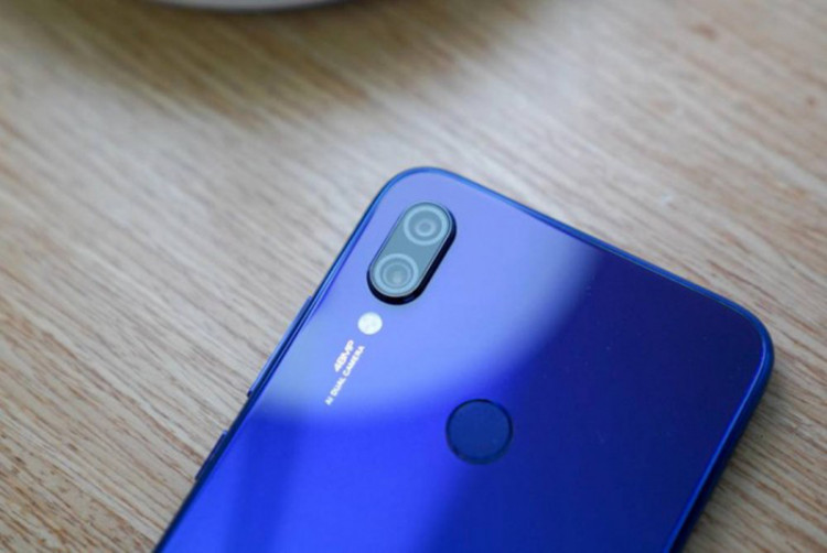 Camera sau của điện thoại Xiaomi Redmi 7 16GB chính hãng