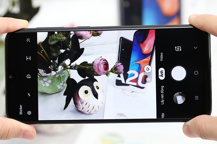 Điện Thoại Samsung Galaxy A20 (32GB/3GB) - Hàng Chính Hãng